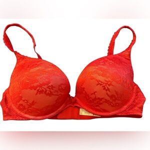 {Victoria’s Secret} Red Lace Push-Up Bra 36C